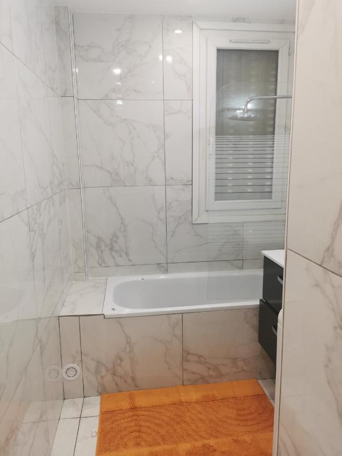 Appartement Meubles A Villeurbanne Lyon Экстерьер фото